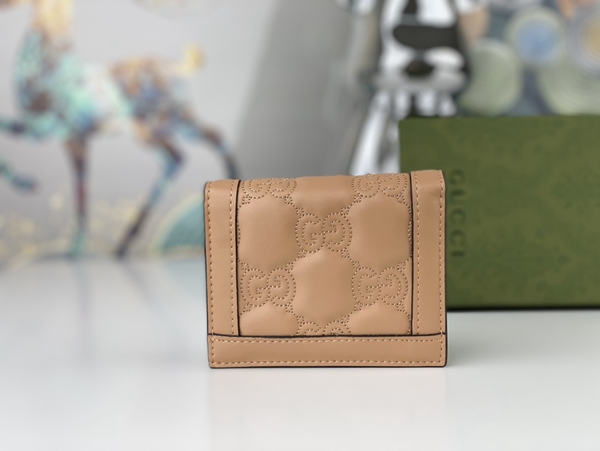 グッチ財布コピー背面デザイン